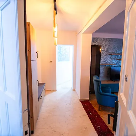 Echo Apartment